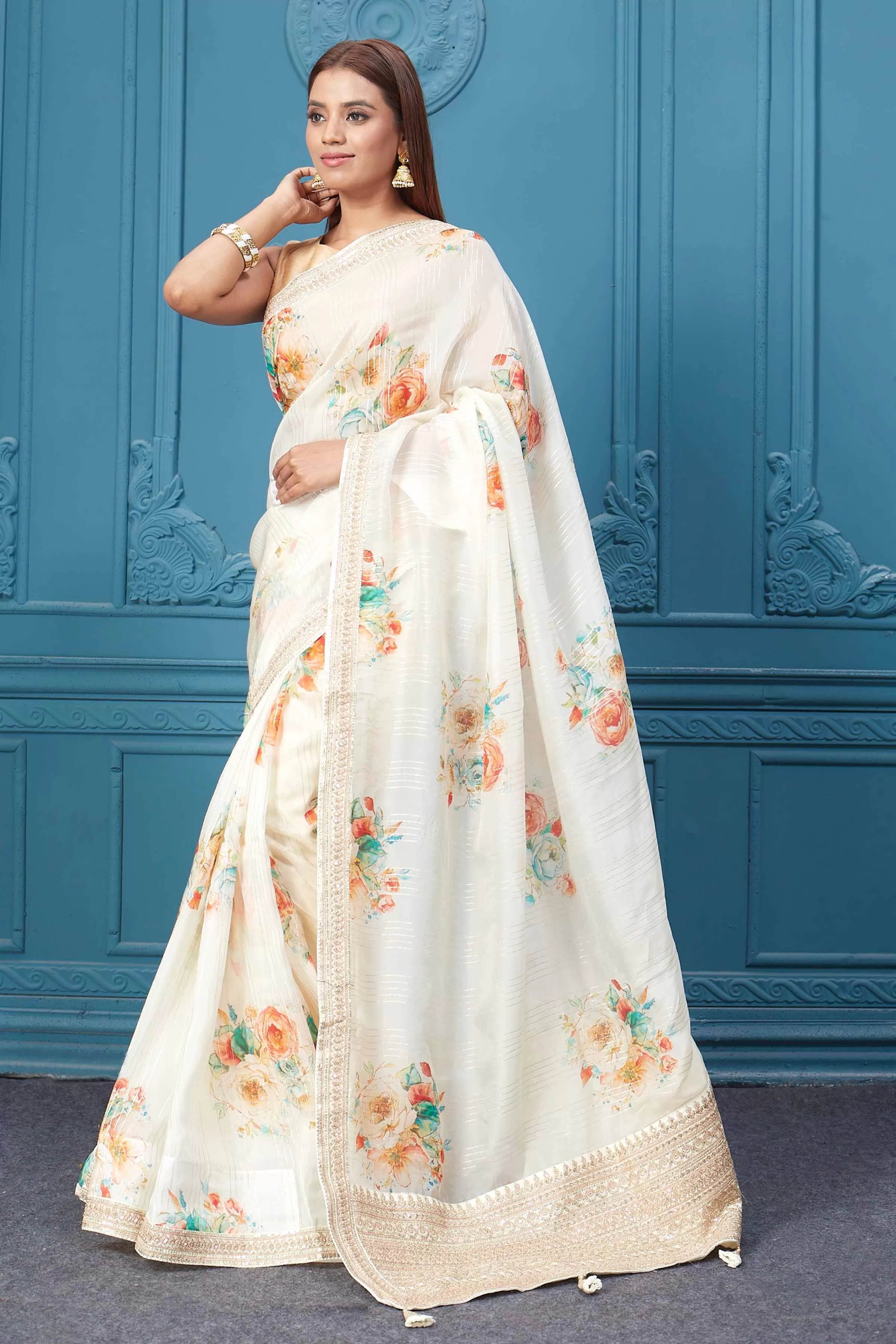 91A110 Off-White Floral Embroidered Georgette Saree with Blouse