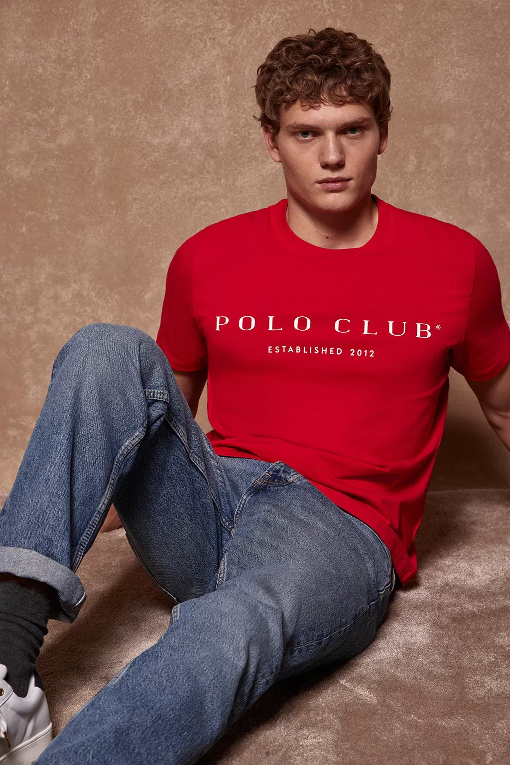 Camiseta básica roja con print icónico Polo Club