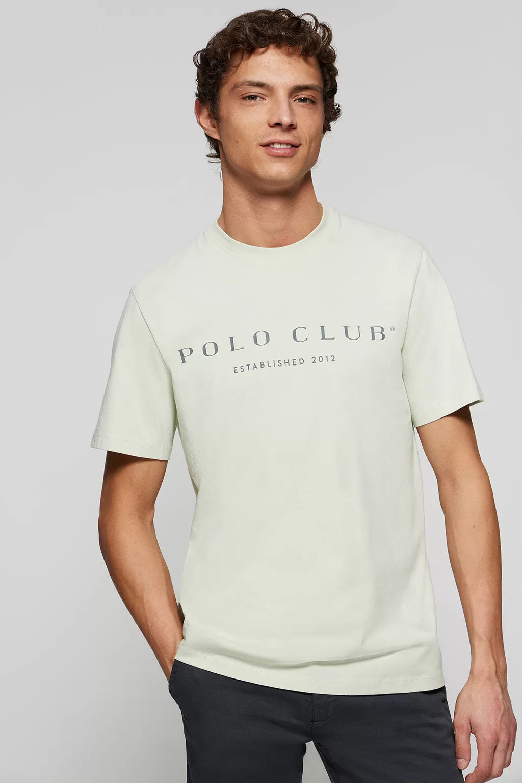 Camiseta básica verde pálido con print icónico Polo Club