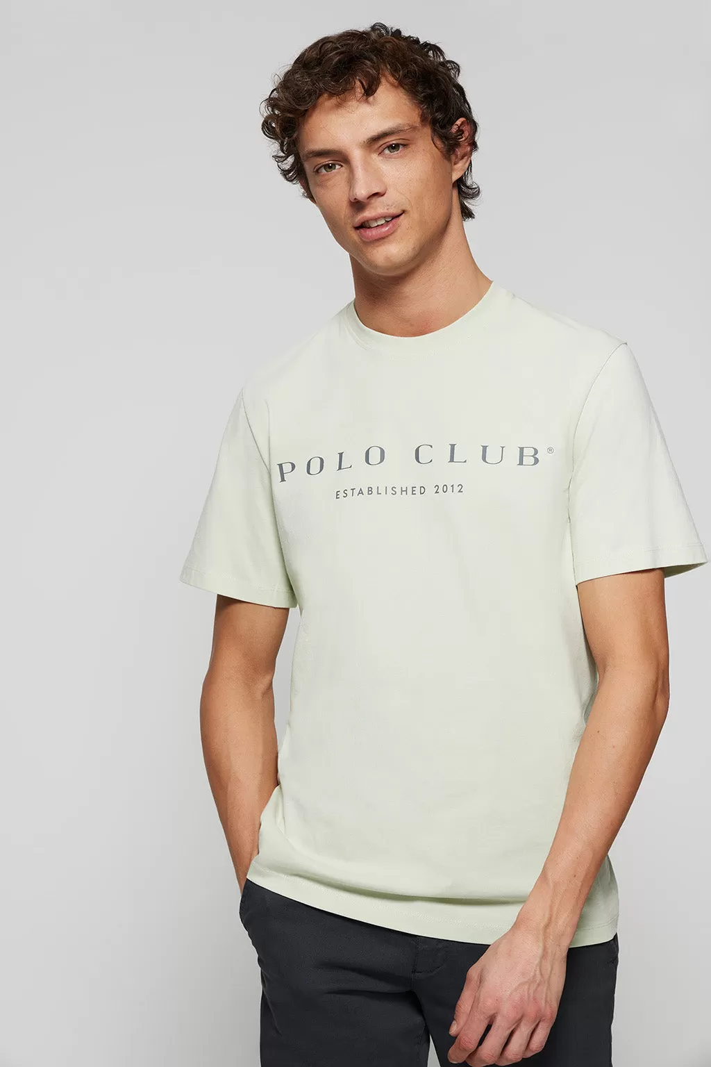 Camiseta básica verde pálido con print icónico Polo Club