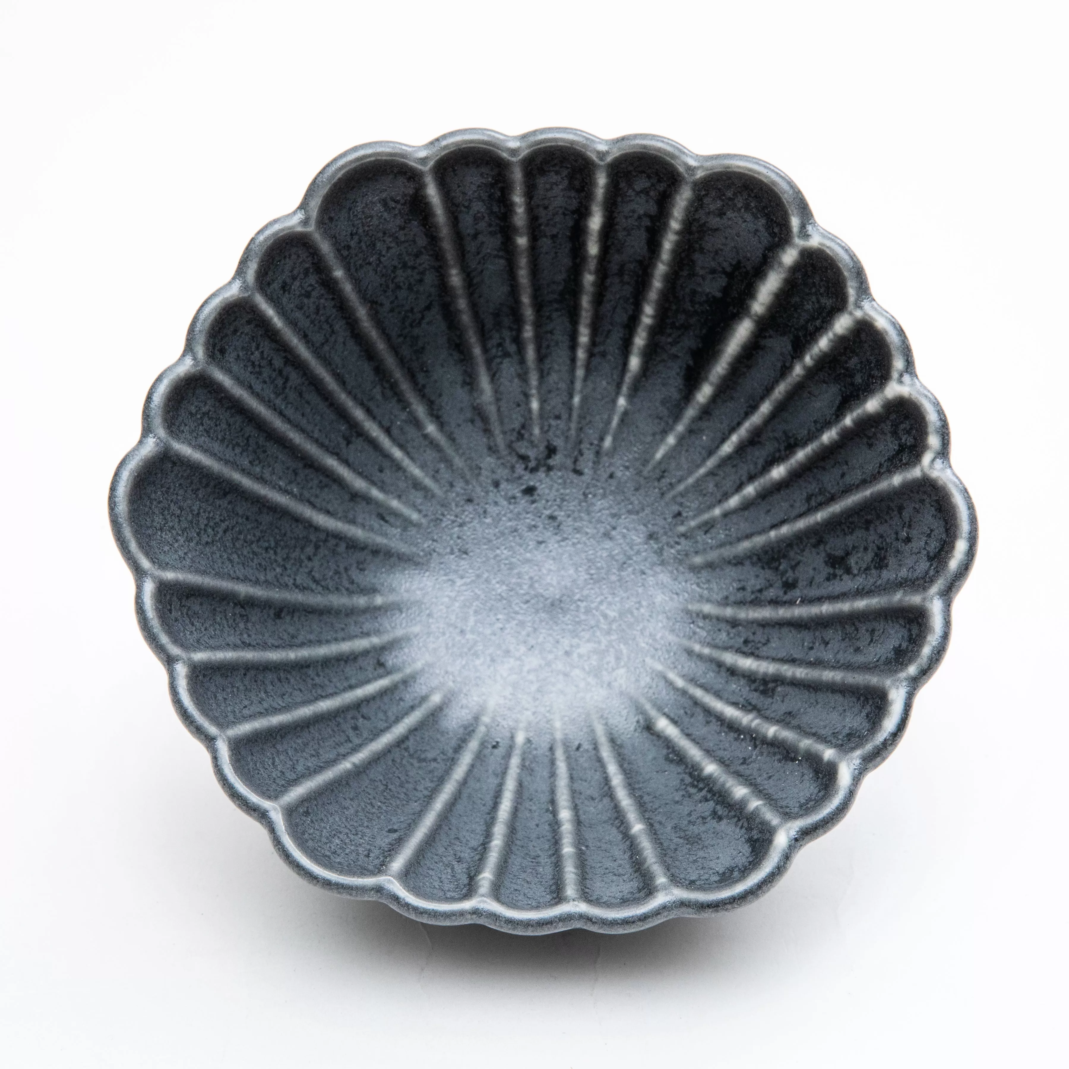 Chrysanthemum-Shaped Porcelain Small Bowl