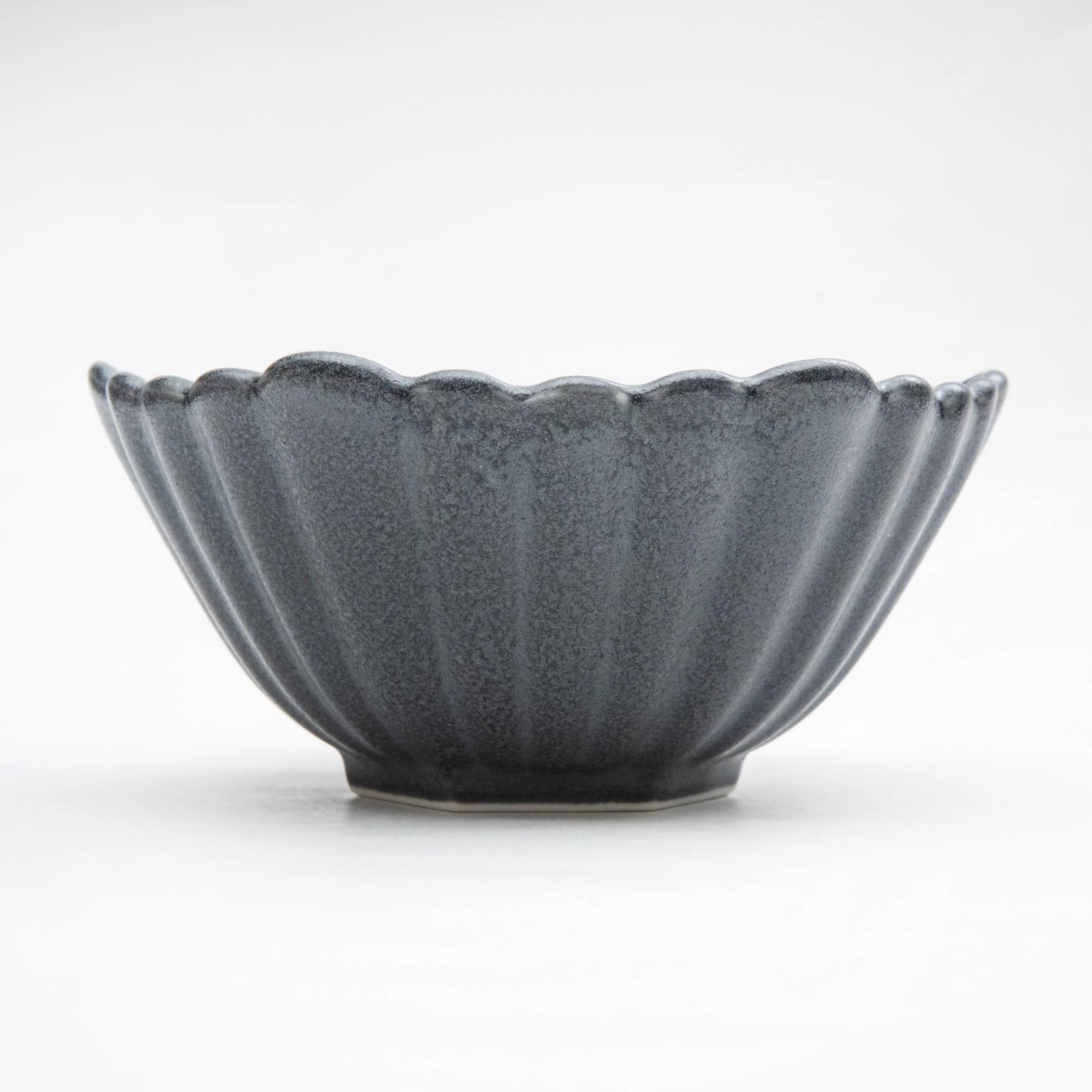 Chrysanthemum-Shaped Porcelain Small Bowl