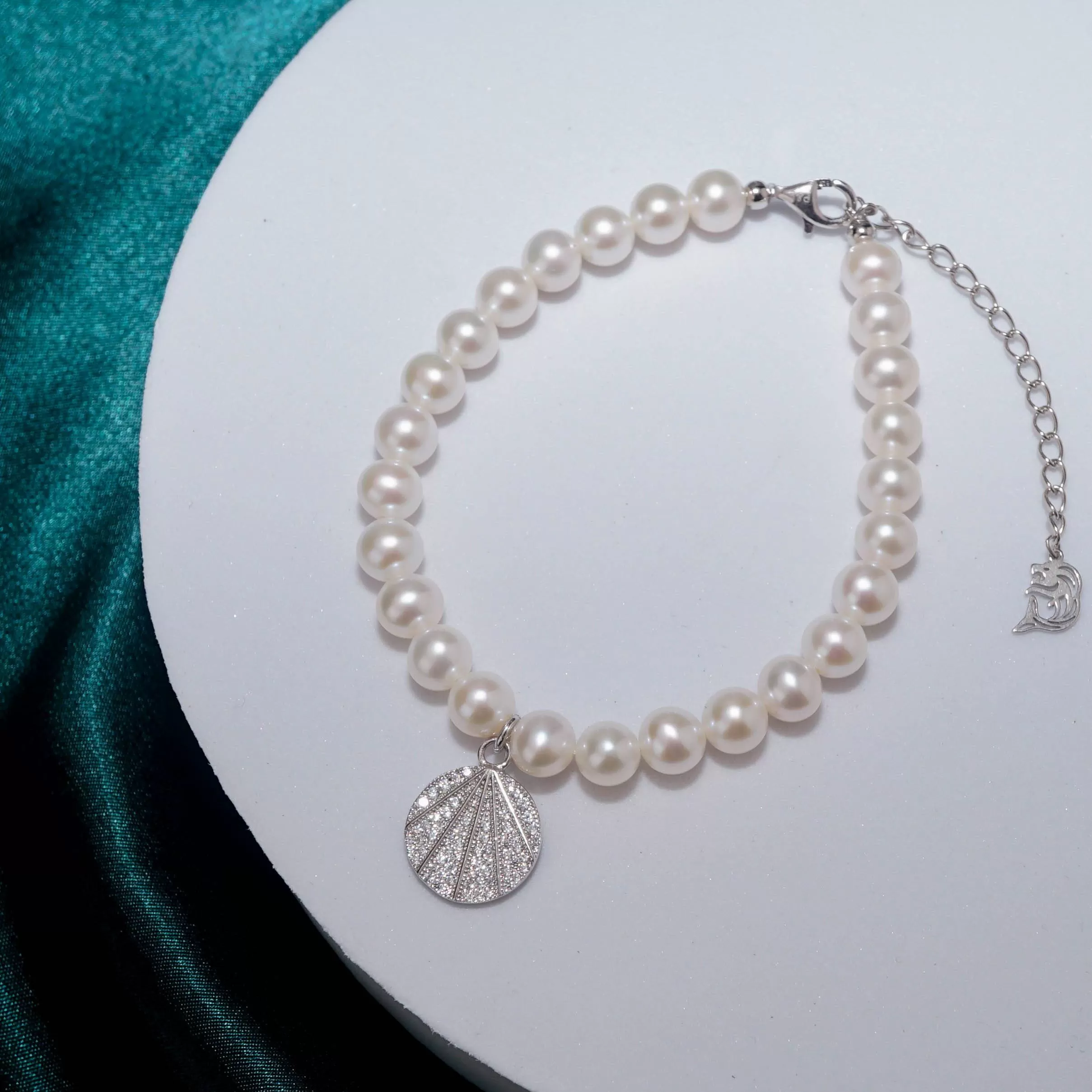 Elegant Freshwater Pearl Bracelet WB00045