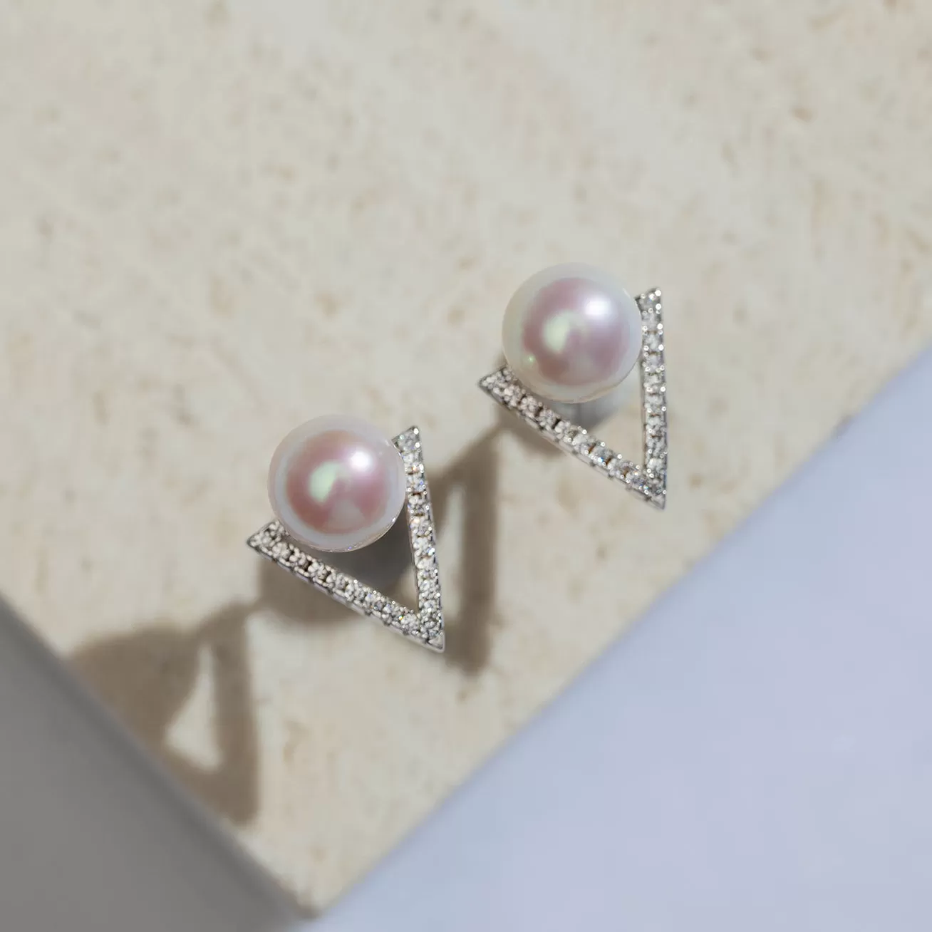 Elegant Freshwater Pearl Earrings WE00030