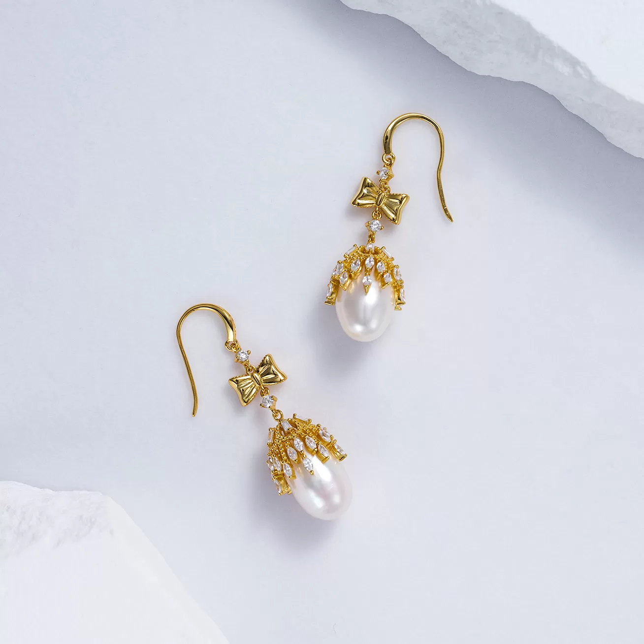 Elegant Freshwater Pearl Earrings WE00233