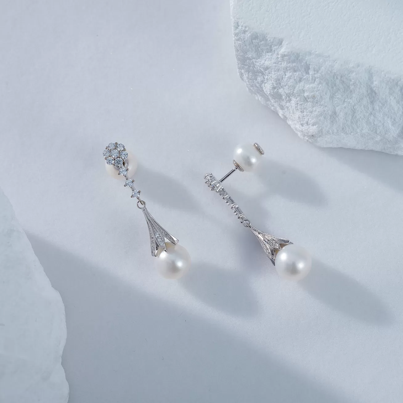 Elegant Freshwater Pearl Earrings WE00538