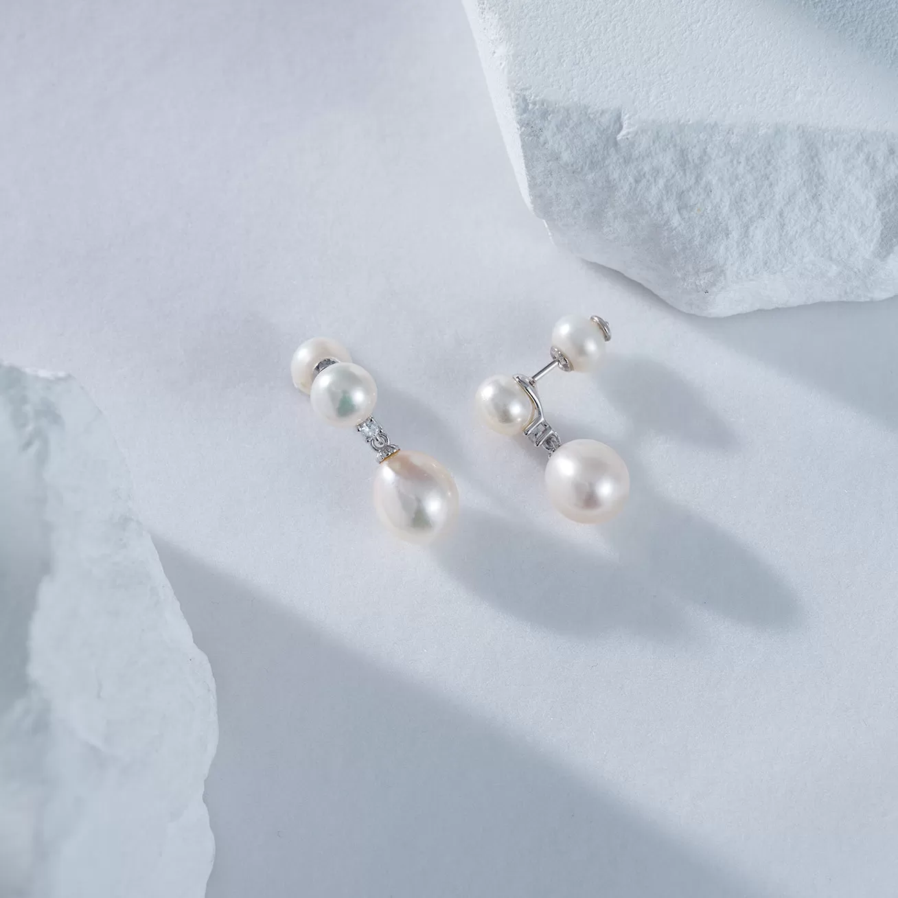 Elegant Freshwater Pearl Earrings WE00596