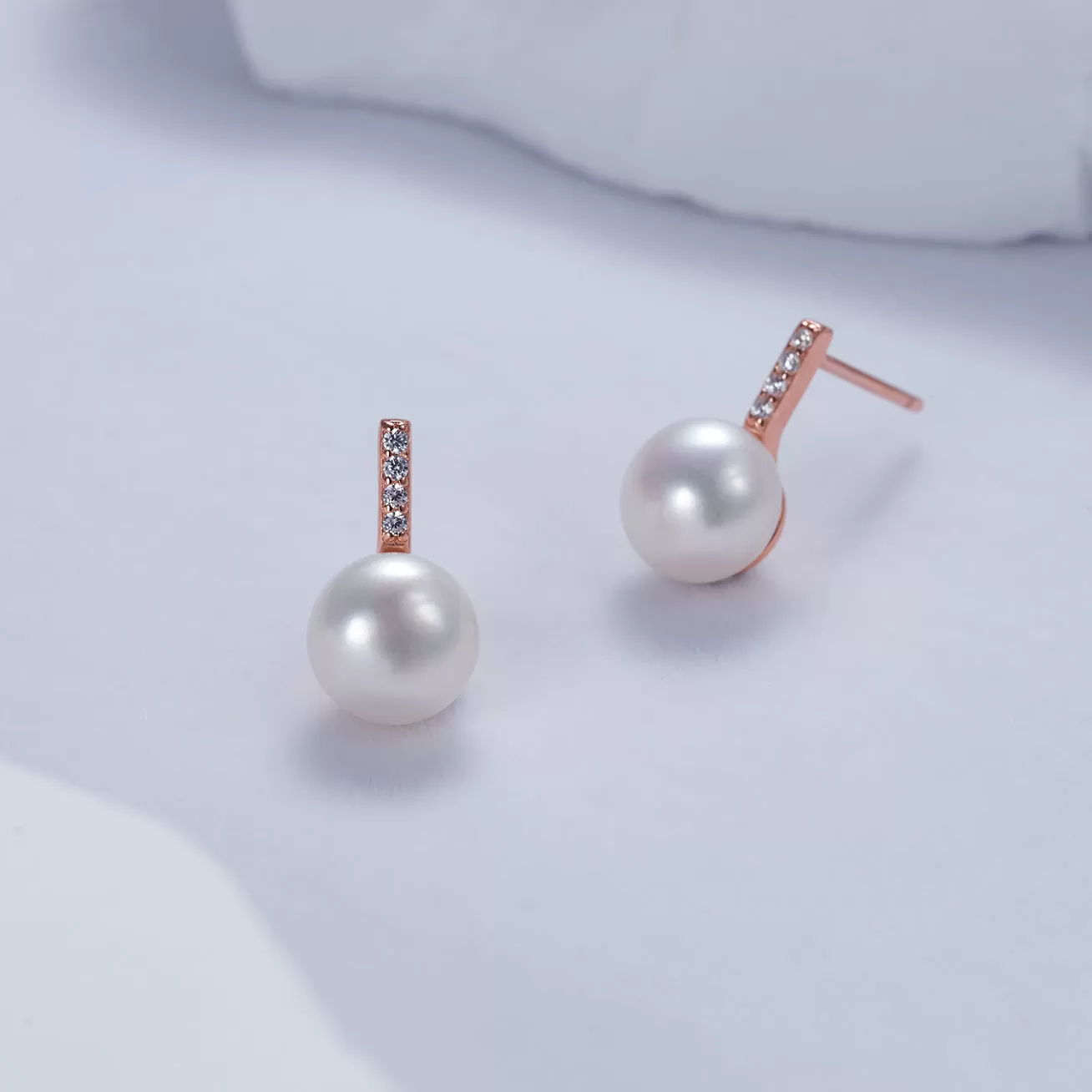 Elegant Freshwater Pearl Earrings WE00686