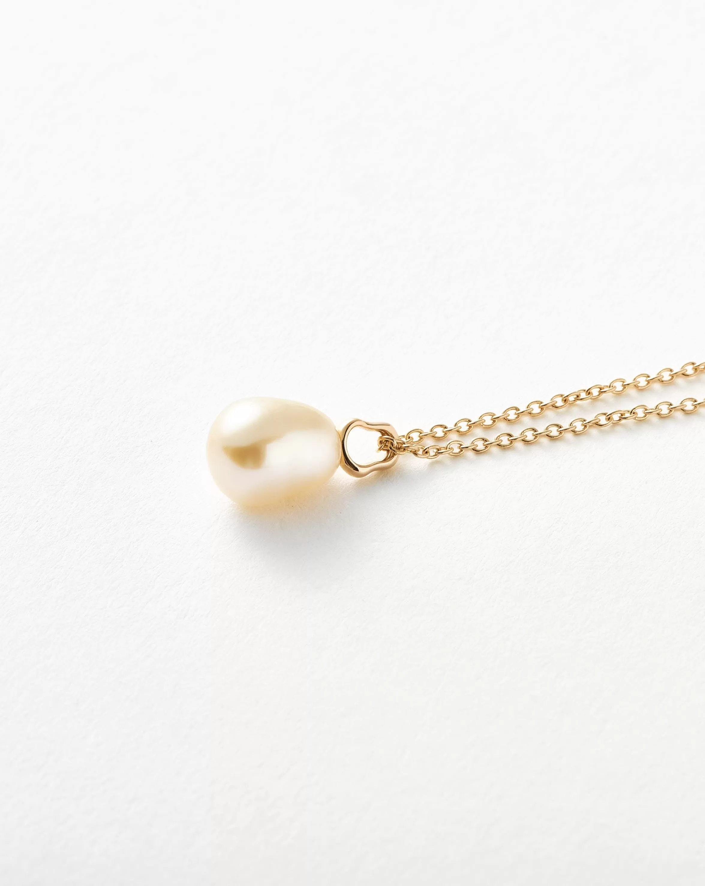 Fine Pearl Pendant Necklace