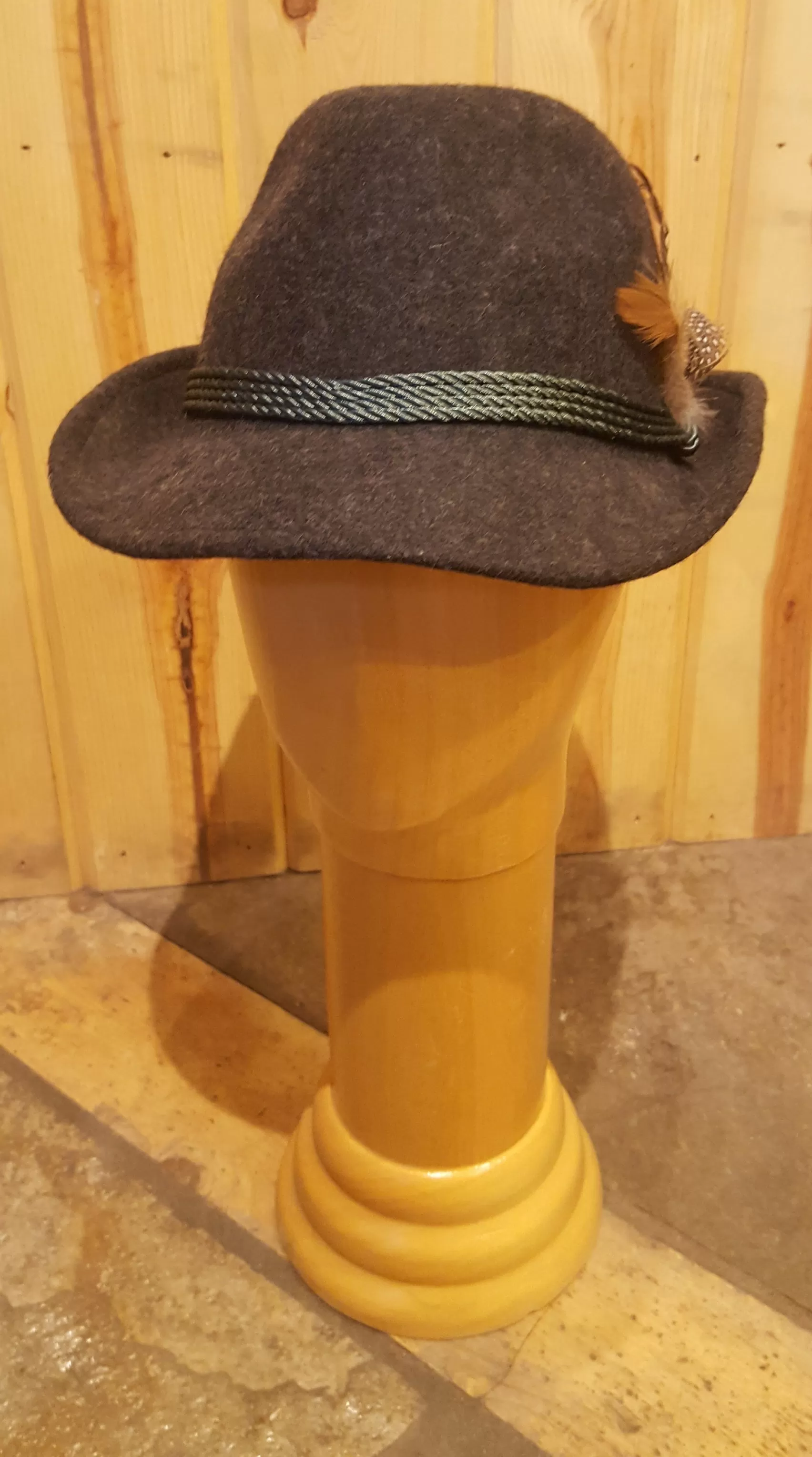 Französin Hat (Fine French Alpine Hat with feather)