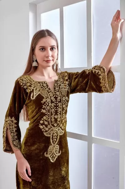 Gold Tone Heavy Embroidered Velvet Full Sleeves Kurti Pant Set