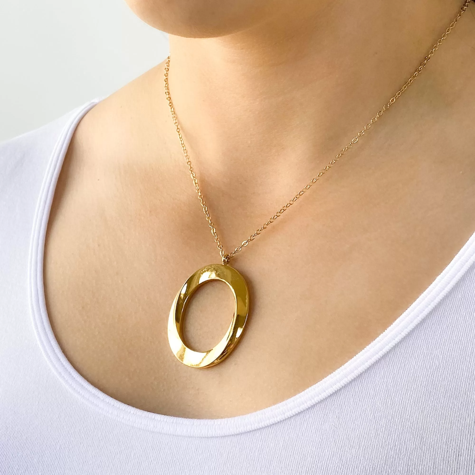 JESSE vintage gold hoop pendant necklace