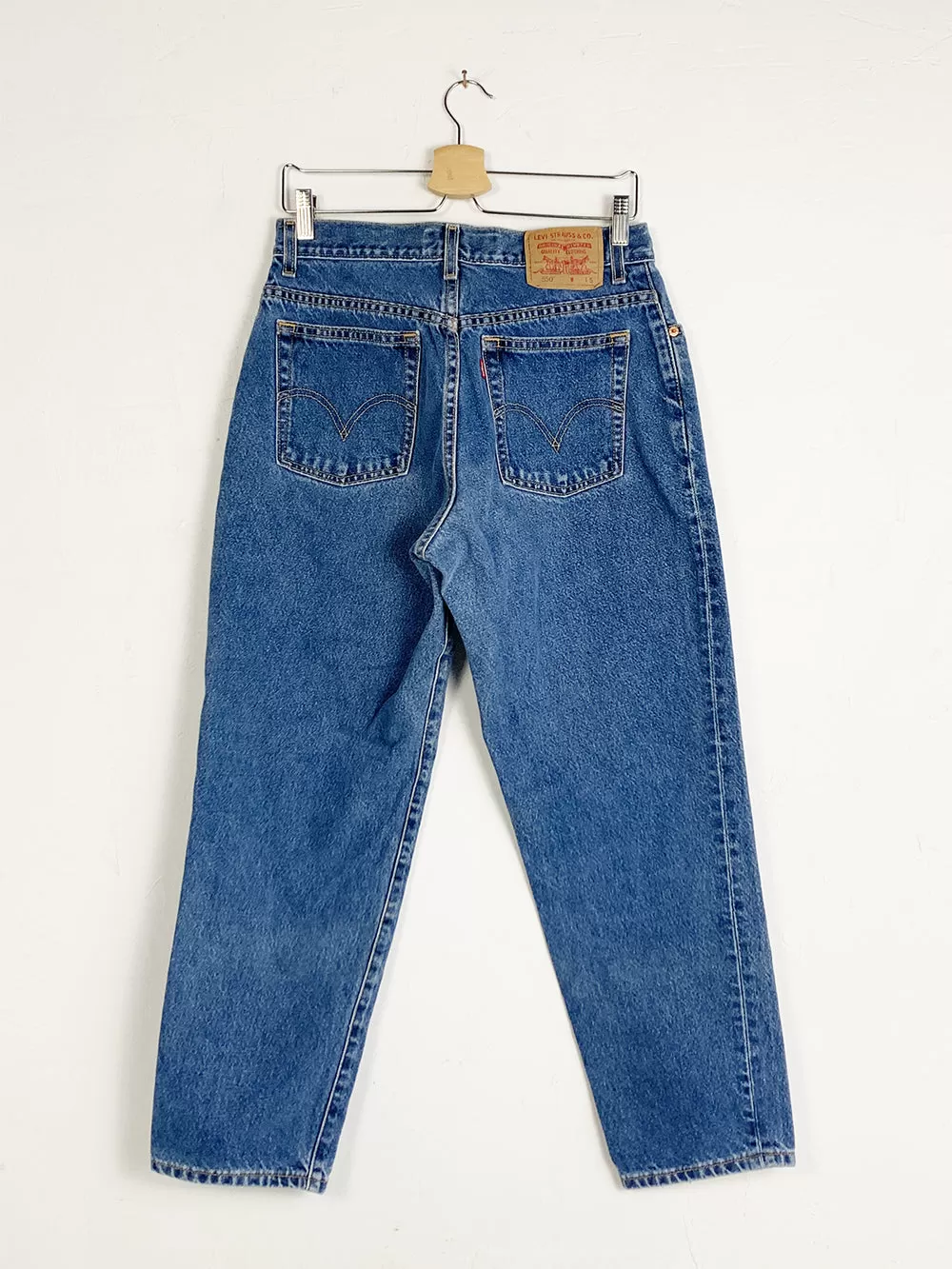 Levis 550 Medium Wash Jeans 31x27