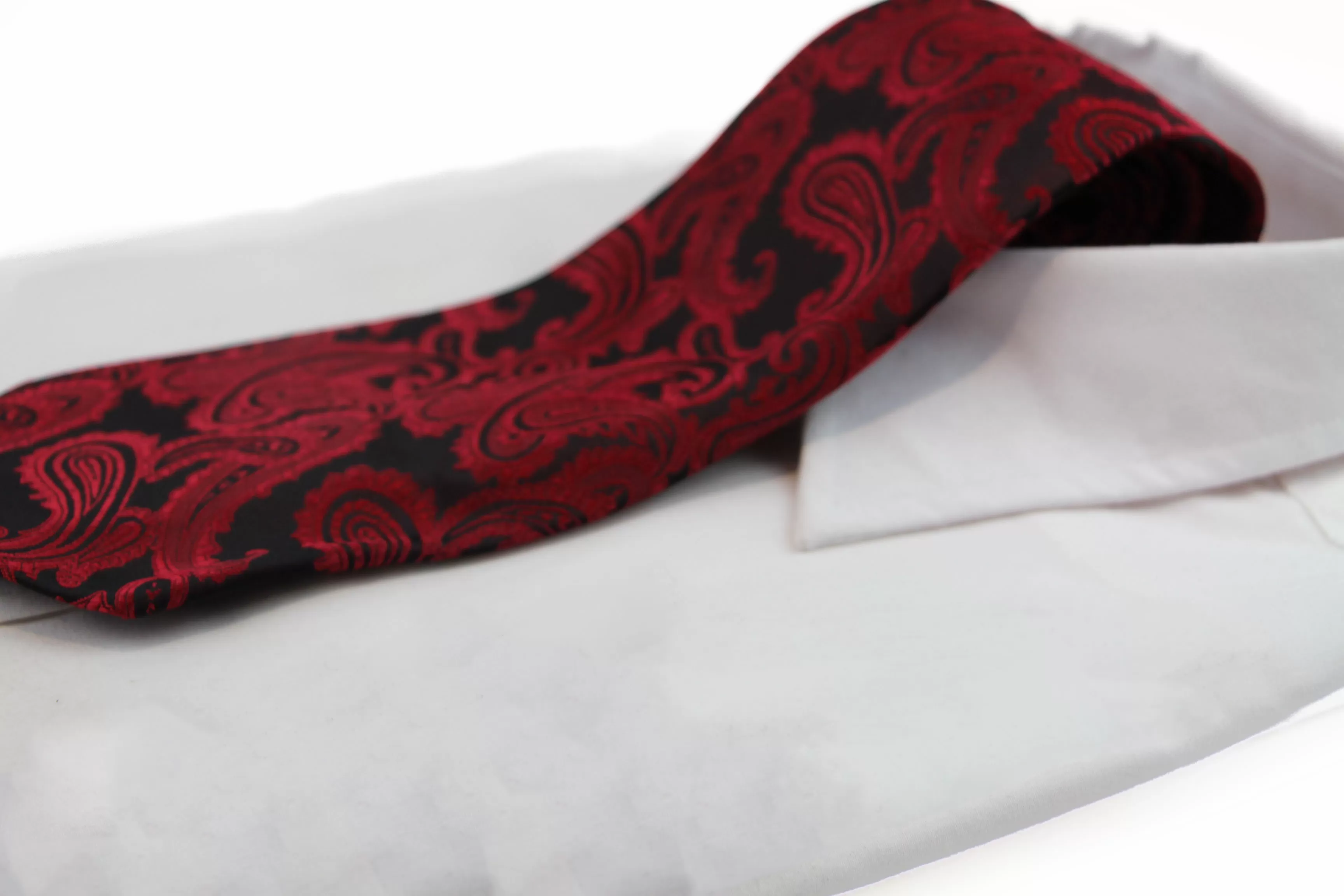 Mens Black & Red Paisley Patterned Neck Tie