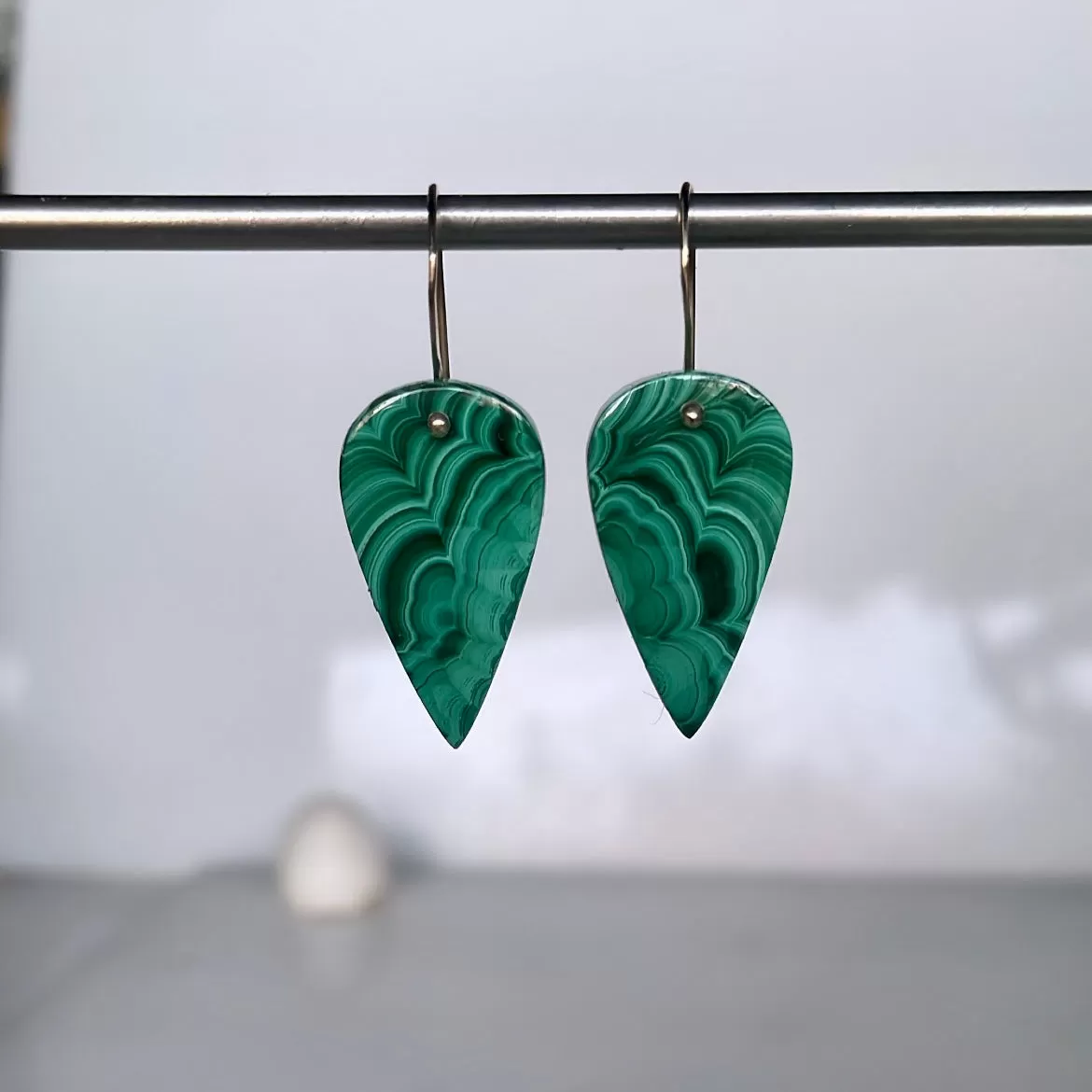 Midi point drop Malachite earrings