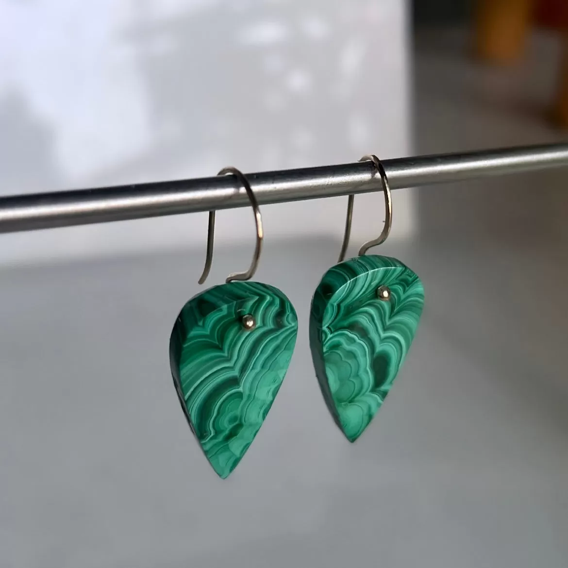 Midi point drop Malachite earrings