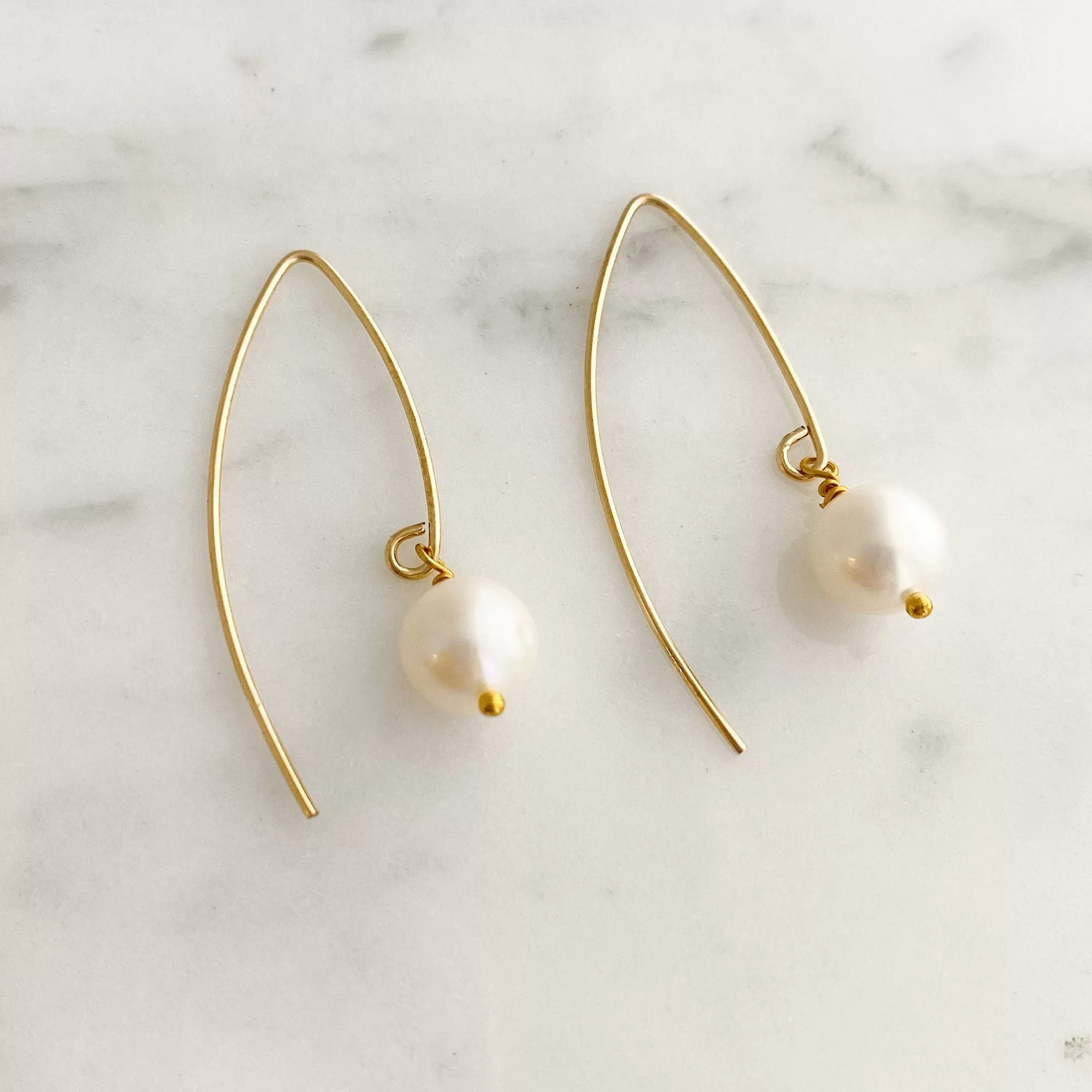 NEVE gold freshwater pearl earrings