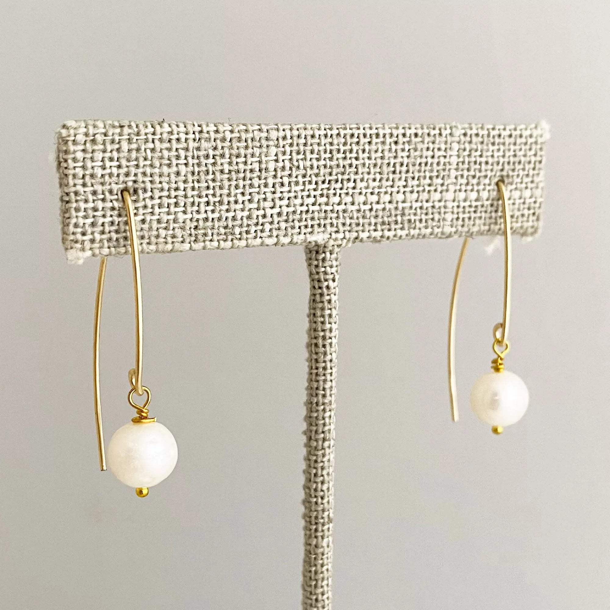 NEVE gold freshwater pearl earrings