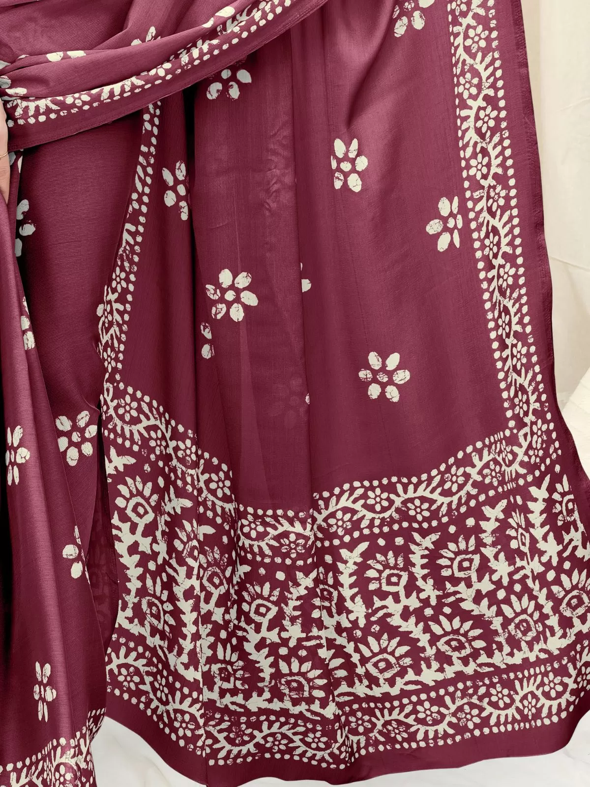 Odette Partywear Magenta Printed Chinon Chiffon Saree with Unstitched Blouse for Women