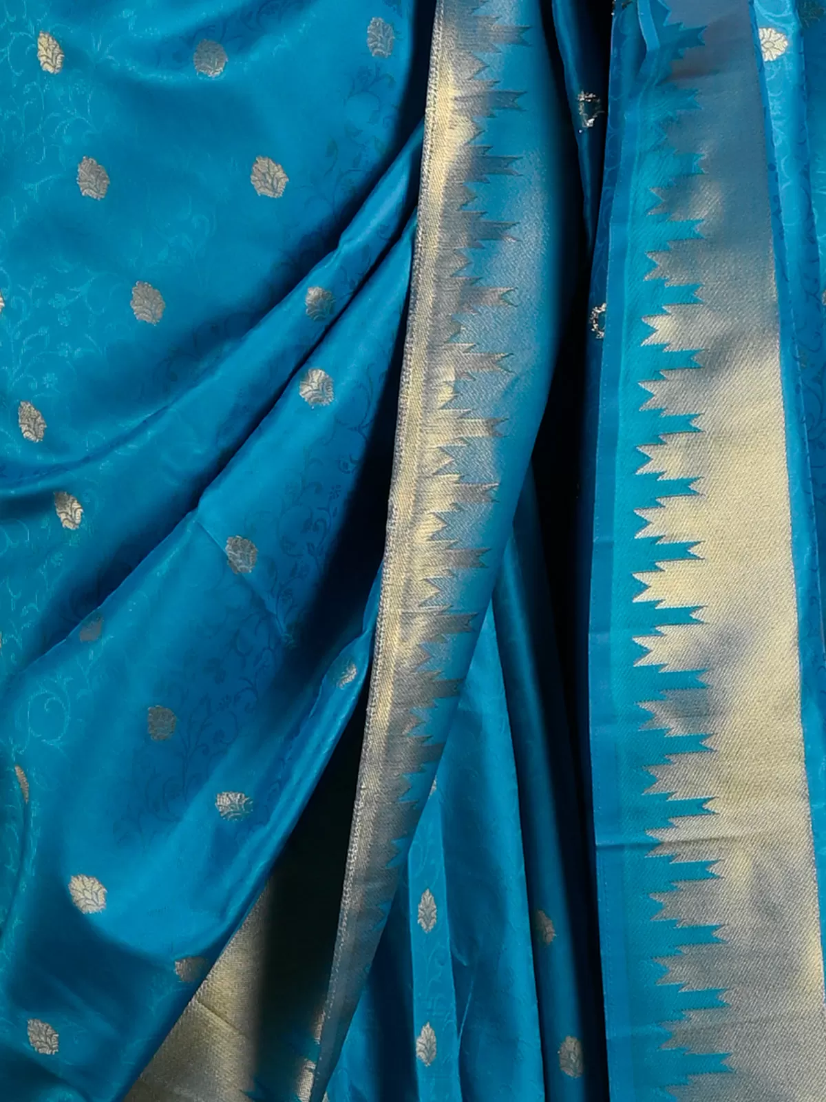 Odette Women Blue Silk Woven Saree With Unstitched Blouse