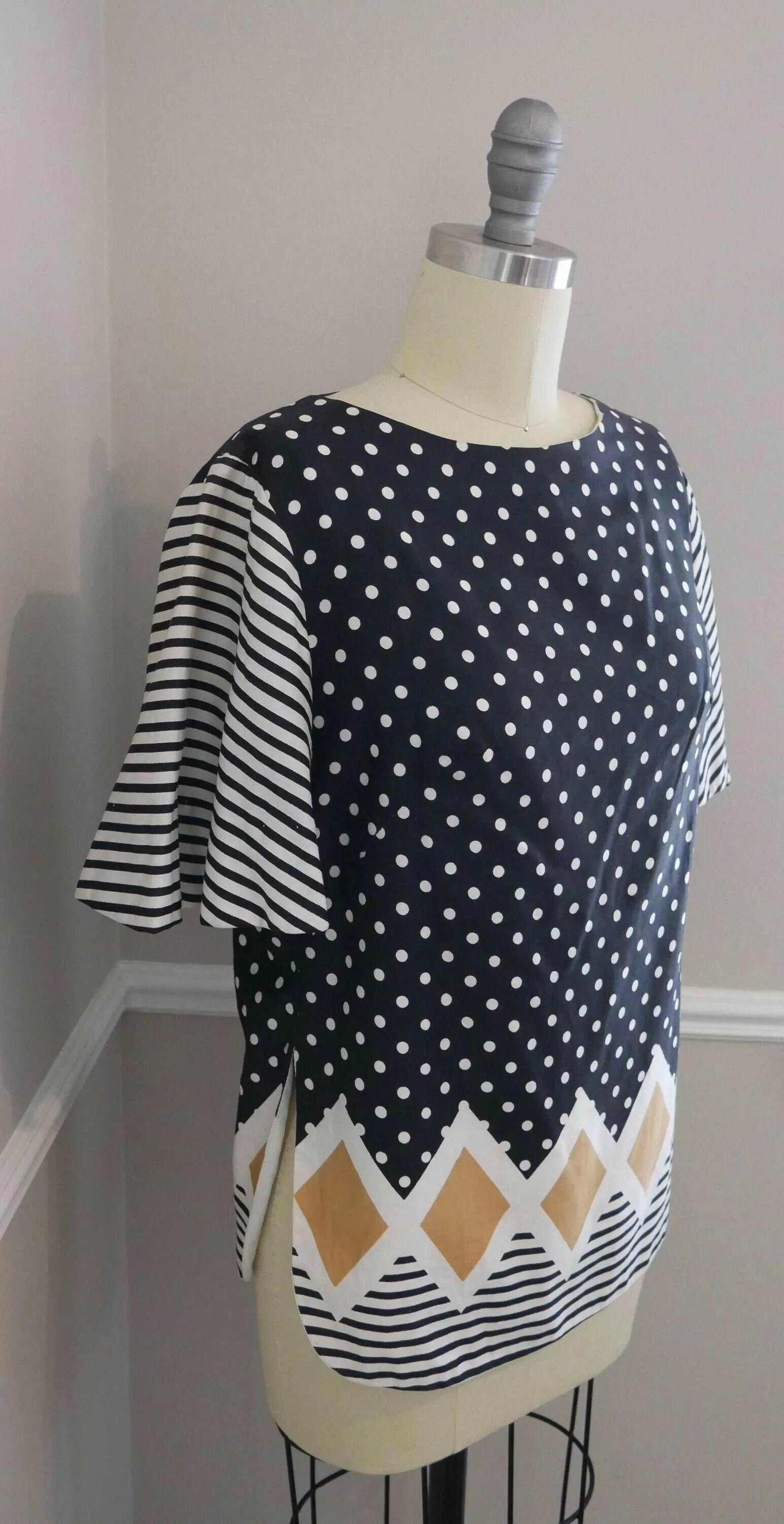 ON SALE Vintage 1960s Polka Dot Blouse / 60s retro button back blouse size S M