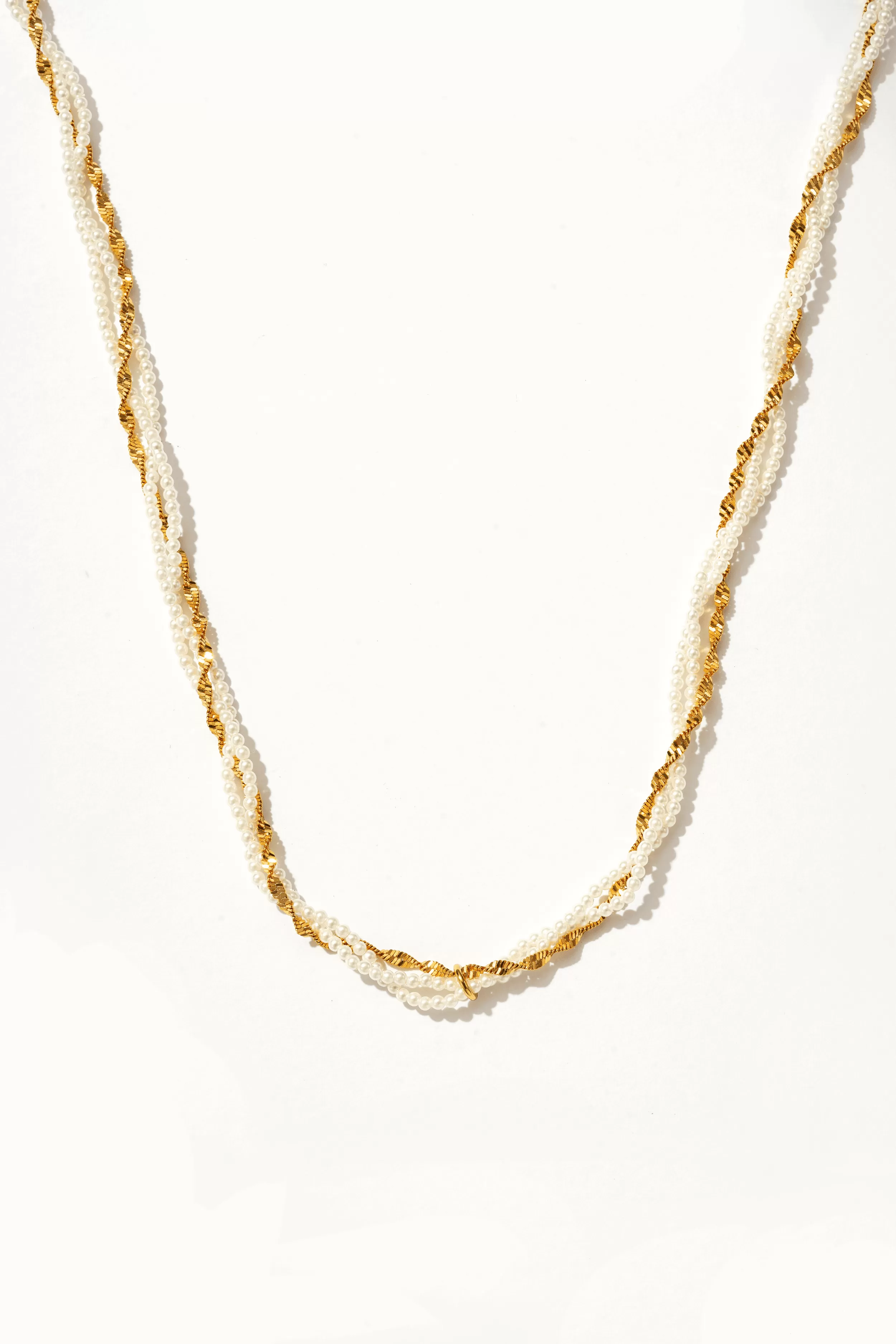 Thalia Weaving Pearls Necklace